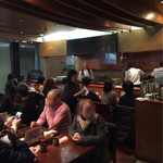 Binchousumi Biyaki Jige - 満席の店内