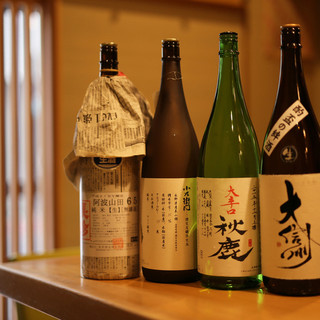 店主厳選の日本酒。他所では飲めない裏メニューあります･･･！