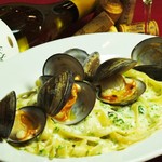 [Recommended for March] Cream sauce fettuccine with Oki clams from Kuwana, Mie prefecture and green seaweed