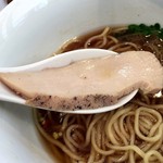 ユナイテッド ヌードル アメノオト - こっちは鶏のレアチャーシュー