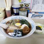 特一竜 - なつかしラーメン正油（ミニおにぎり付き、600円）