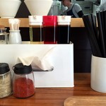 ユナイテッド ヌードル アメノオト - 調味料とヘアゴムも完備