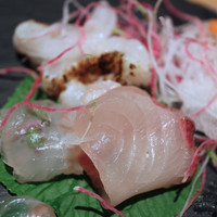 十三蔵 - 向付　平目　シマアジ　炙り伝助穴子