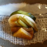 徳山鮓 - お漬物も美味しい。