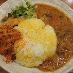SPICY CURRY 魯珈 - 白菜となすのサンバル(南インドの豆カレー)大盛+カリフラワーウールガイ