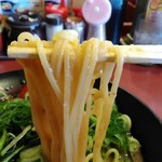 らーめん一作 - エッジの効いたモッチリとした弾力ある太麺が旨い！