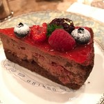 63247565 - チョコレートとフランボワーズのムース