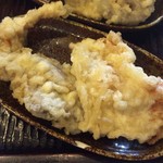 うどん 丸香 - かしわ天（左：もも肉 右：むね肉）