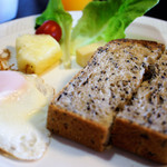 パティスリー・パリセヴェイユ - パン・ドゥ・ミ・コンプレ・セサミ　650円