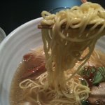 麺処 銀笹 - 銀笹 塩ラーメン　麺のアップ