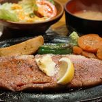 やまぐちさん - 和牛サーロインステーキ（ライス、味噌汁、サラダ）2700円