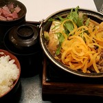 Shabu Shabu Sukiyaki Don Tei - 牛すき鍋膳750円＋肉大盛100円（いずれも税別）