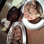 骨付鳥 一鶴 - おやどり、ひなどり、むすび、スープ、キャベツ