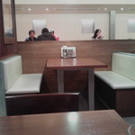 骨付鳥 一鶴 - 内観