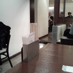 骨付鳥 一鶴 - 内観