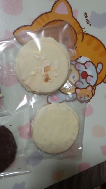 源氏蛍せんべい 直売所 - くりこま高原（せんべい）の写真