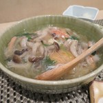 よし春 - 蓮根まんじゅう