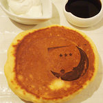 三日月氷菓店 - パンケーキ（生クリーム+黒蜜）
