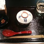 麺処 銀笹 - 先付けとお冷や。