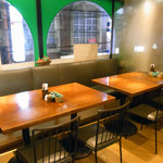 スパゲティながい - 窓際の席