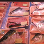 MARKET PLACE - 香港人はほんとに鮭が好きで