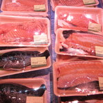 MARKET PLACE - 他の品とバランスがとれないサーモン売り場