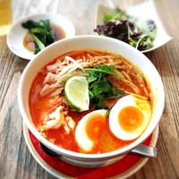 シンガポール・シーフード・リパブリック 大丸梅田 - ラクサヌードルランチ