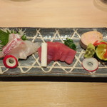 くろぎ - お造り：桜鮪、目地鯛、あん肝