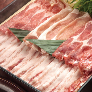 Enjoy branded pork with ``Kansai-style soup stock''! Wada family style ultimate pork shabu-shabu