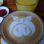 Alaya Resort Kuta - なぜか豚…