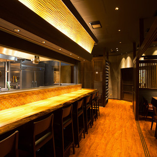 お洒落な雰囲気の店内は、気軽なお食事からご接待にもオススメ♪