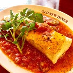 OLD NEW DINER - うずら豆を玉ねぎとクミン、チリパウダーなどのスパイスと合わせペースト状になるまで煮込み、炭火でグリルしたチキンと共にトルティーヤに包みチーズを乗せてオーブンで焼き上げます。ソースはサルサベースの辛いソースでお酒との相性もバッチリ！当店らしいボリュームある一品です。