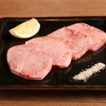 Gyuuniku Oroshidonya Chokuei Kishuubinchoutan Yakiniku To Donabe Gohan Niku To Hakusai Otokichi - 