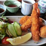 レストラン紅梅 - ミックスフライ　エビ・ホタテ・イカ・鮭