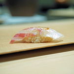 紀尾井町 三谷 - 鯛の握り