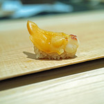 紀尾井町 三谷 - 北海道産のアオヤギの握り