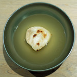 紀尾井町 三谷 - 名残のとらふぐの白子を焼いてお餅にみたてたお雑煮風