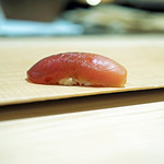 紀尾井町 三谷 - メジマグロの中トロの握り