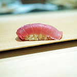 紀尾井町 三谷 - メジマグロの大トロの握り