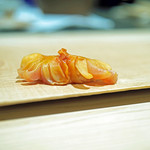 紀尾井町 三谷 - 山口県産の赤貝の握り