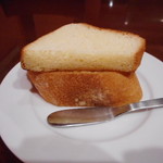 ビストロ アオキ - パン（ランチにセット）