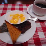 ビストロ アオキ - デザート盛り合わせとコーヒー（ランチにセット）