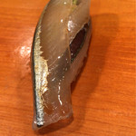 新ばし しみづ - 細魚 フワリとマフラーを巻いている様