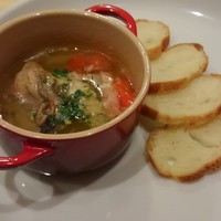 ビストリア 魚タリアン - 牡蠣とパンチェッタベーコンのアヒージョ