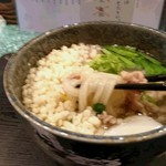 海で魚を食べる鳥 - 肉うどん、ニラトッピング