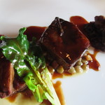 ルアン 神戸迎賓館 - 蝦夷鹿ロース肉のロティ　ソースポワブラード、アップ！