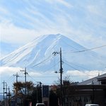 白須うどん - お店の前から見えた富士山