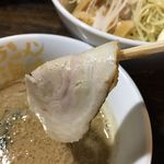 ラーメン海鳴 - ほんのり焼きいろのチャーシュー