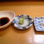 日本橋橘町　都寿司 - 醤油、山葵、塩