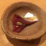 蓮 - 福岡鯖の腹身。ぷりぷりっと極めて強い脂。素晴らしく甘い。美味！